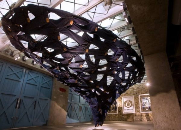 Londýnske umenie-moderná inštalácia-textil Londýnske umenie-moderná inštalácia-textilný dizajn