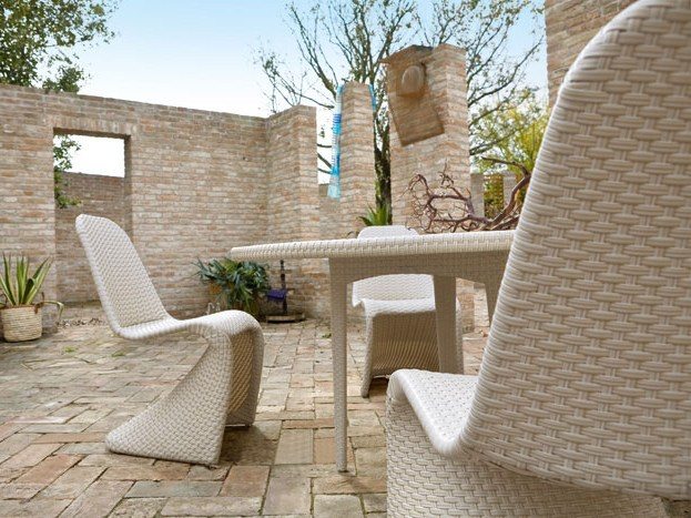 Salónikový záhradný nábytok z polyratanovej záhradnej stoličky bez podrúčok