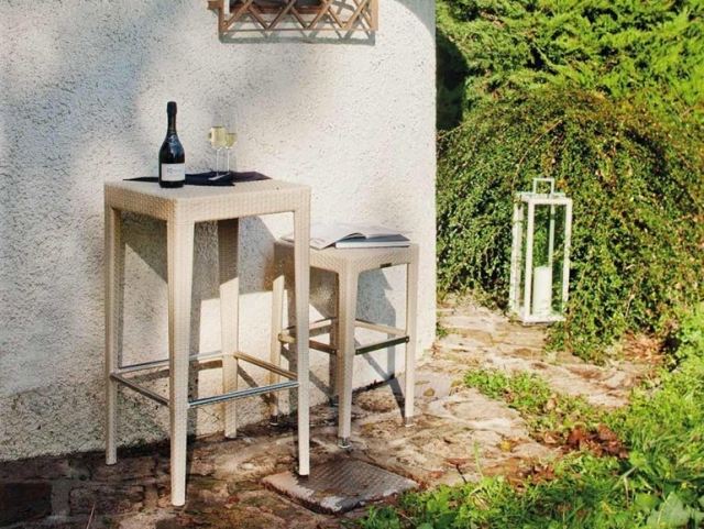 lounge záhradný nábytok polyratanový vysoký záhradný stolík