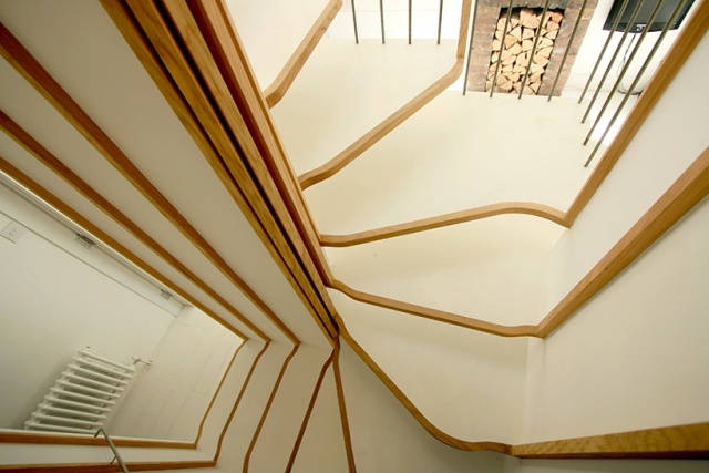 moderný byt v Londýne zrekonštruovaný dizajn zrekonštruovaných schodov moderný mezonetový byt londýn prestavaný zrekonštruovaný