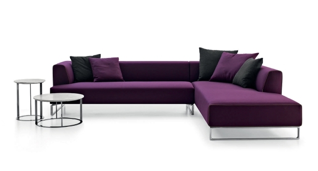 Rohová sedacia súprava s rovnou podšívkou a pohovkou v tmavofialovom kovovom ráme pohodlná-rohová-rozkladacia pohovka-dizajn-antonio-citterio-SOLO-14-purpurovo-fialová
