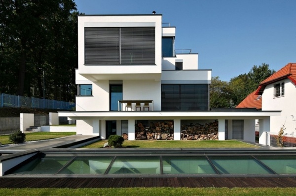 minimalistický domový bazén moderný dizajn domu