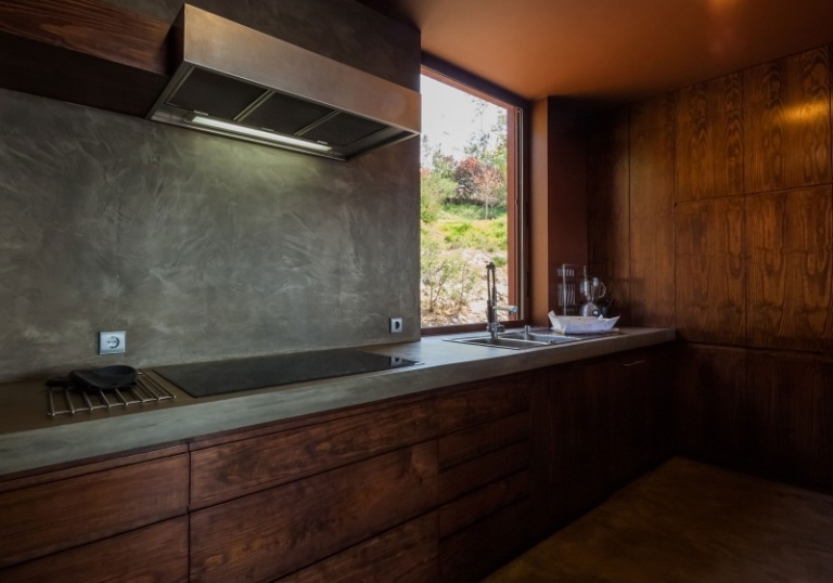 návrh miestnosti-hnedá-kuchyňa-sporák-dunovač odsávač-oceľ-platňa-betón-omietka-okno