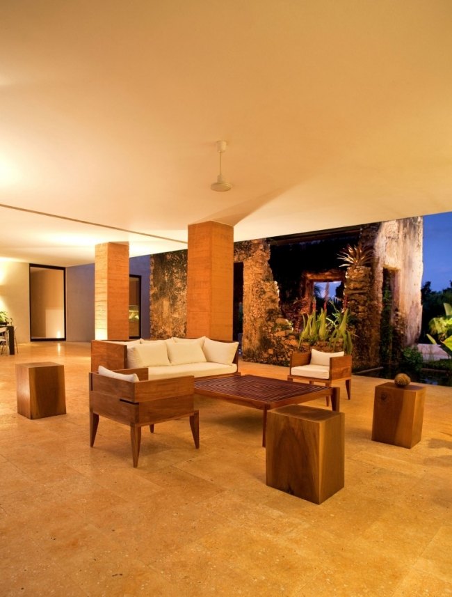 Hacienda otvorená predná veranda na sedenie-posedenie, skupina s výhľadom na prírodu