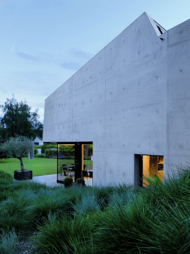 moderný obytný dom veľká krásna budova na stranu dom veľká krásna budova bočne masívny trezor