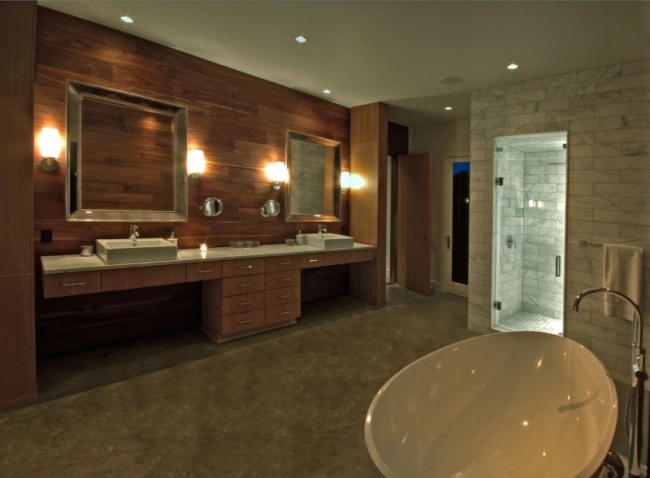 obklady do kúpelne sprchový kút zasklené dvere zrkadlo obklad steny drevená vaňa