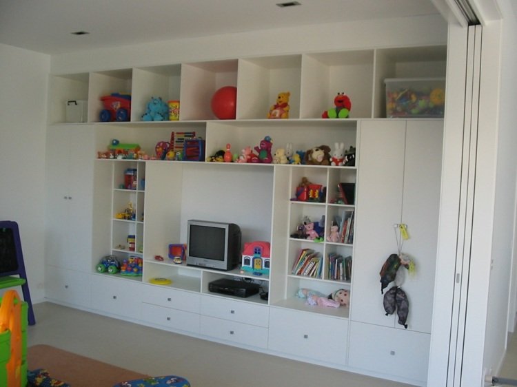 moderná-skriňa-stena-biely-dizajn-obývacia stena-inšpirácia-tv