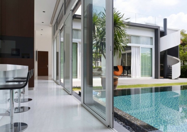 moderná fasádna sklenená fasáda