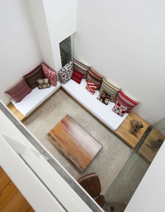 Pohovky na sedenie Stolné sklenené čalúnenie farebné vankúše