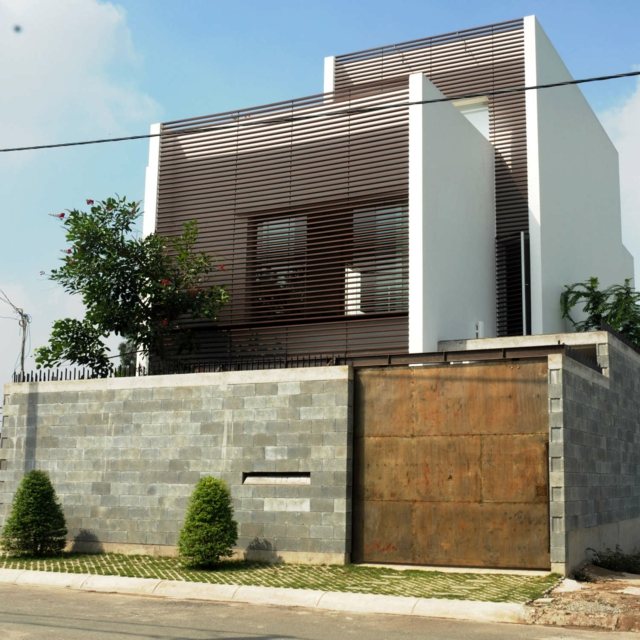 moderná architektúra betón drevo sklo vysoké súkromie múr