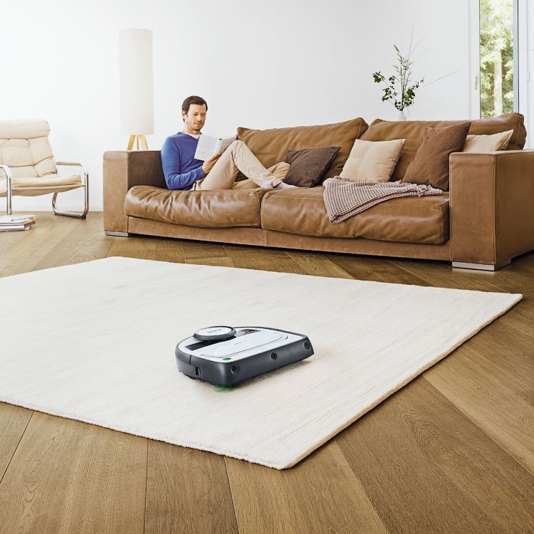 Robot vysávača Vorwerk Kobold VR200 v akcii moderný-vákuový robot-Vorwerk-Kobold-VR200-obývačka