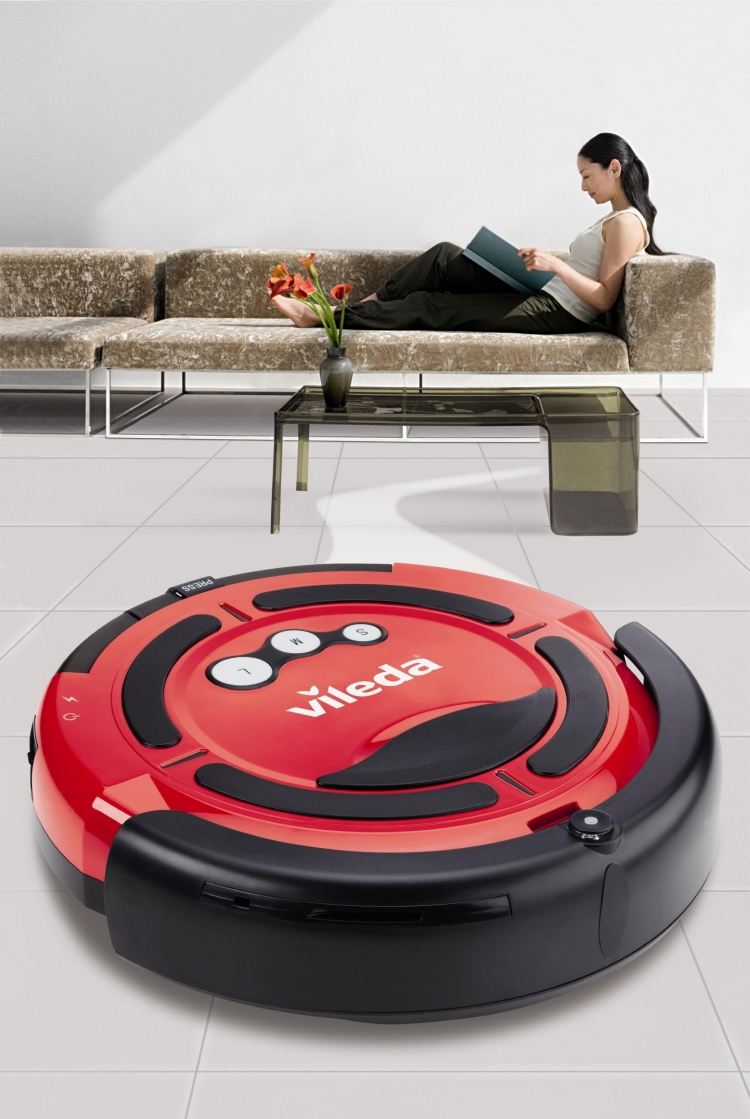Robot vysávača Vileda ako pomôcka pri upratovaní moderné-vysávanie-robot-vileda-červená