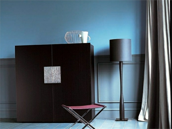 nápady na dekoráciu spálne pre modrú stenu