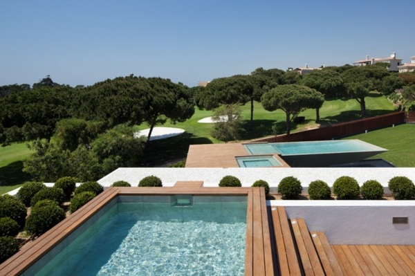 Vonkajší bazén-moderné nádvorie