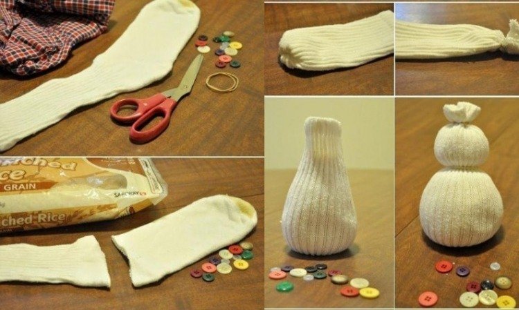 ušite si roztomilých malých snehuliakov z bielych ponožiek sami moderné-vianočné dekorácie-drotár-snehuliak-ponožky-biele-gombíky-urob si sám