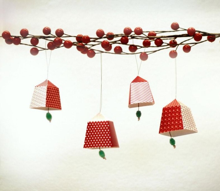 kreatívne zvončeky z papiera vo veselých farbách vianočná dekorácia-urob si sám-drotár-moderný-papier-duté-postavy-figúrky-zvončeky-závesný kartón