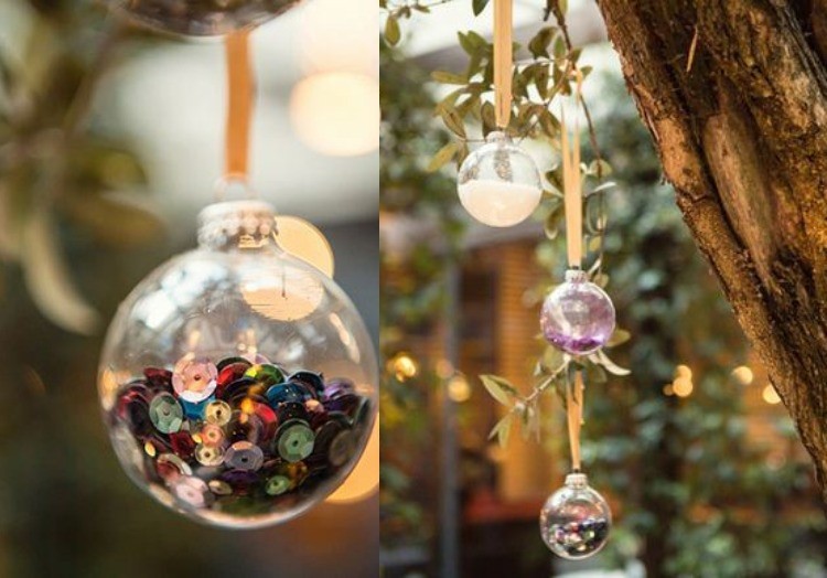 transparentné sklenené vianočné gule plnené flitrami vianočné dekorácie-moderné-urob si sám-vianočné gule-transparentné-sklo-výplňové-flitre-farebné