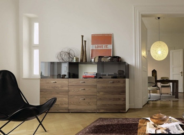 kredenc-drevené fronty-údené sklo-vitríny-č.14