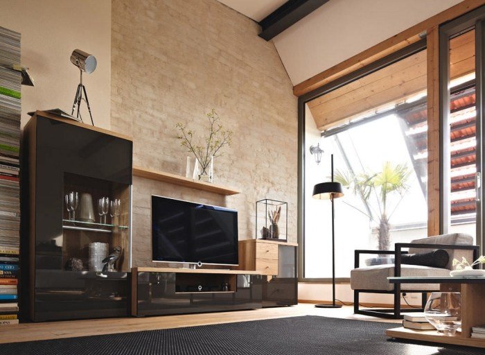 moderný-tv-nábytok-obývačka-čierna-vysoký-lesk-drevo-ČAS