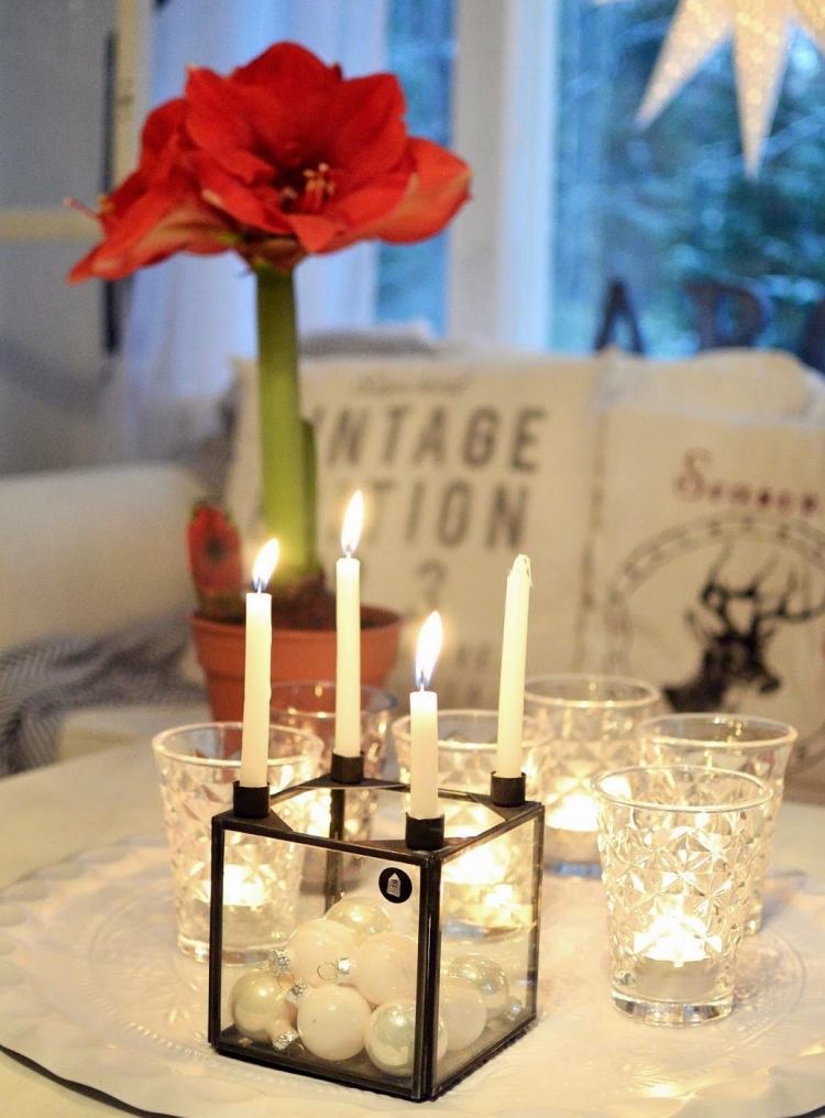 kreatívna moderná dekorácia na adventné obdobie - svietnik adventný veniec-moderný-urob si sám-svietnik-obdĺžnikový-kovová dekorácia-čierne-kovové sklo