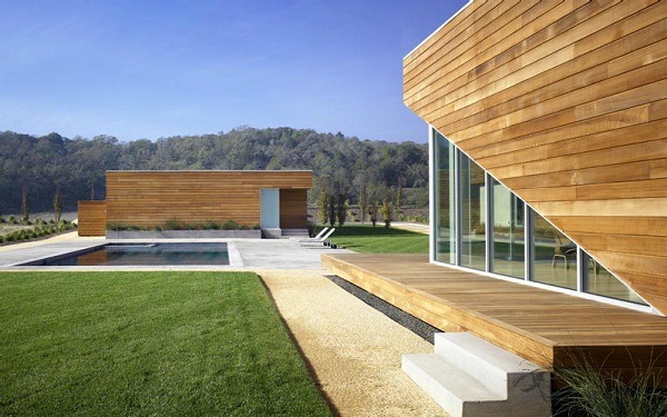 Bazén vonku doma v Kalifornii