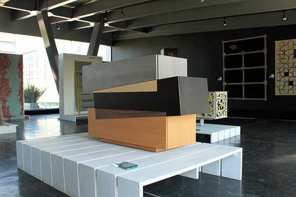 moderný drevený nábytok zásuvky do obývačky drevo