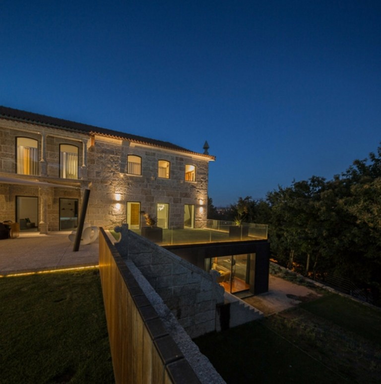 moderná vidiecka architektúra starej budovy sa renovuje nápady