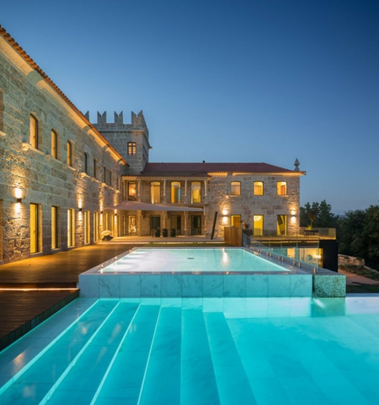 moderný vidiecky štýl bazén stará budova zrekonštruované nápady nápady