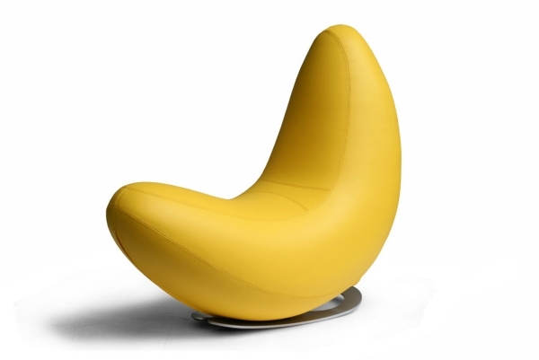 hojdacie kreslo v modernom dizajne s polmesiacom moderný dizajn hojdacieho kresla, vzhľad polmesiaca