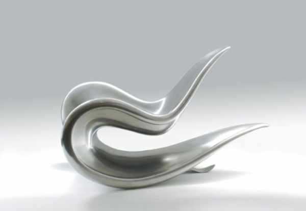 Hojdacie kreslo s futuristickými trendmi nábytku-moderné materiály