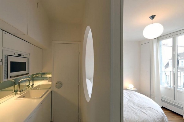 vyrezaný otvor v stenovom paneli