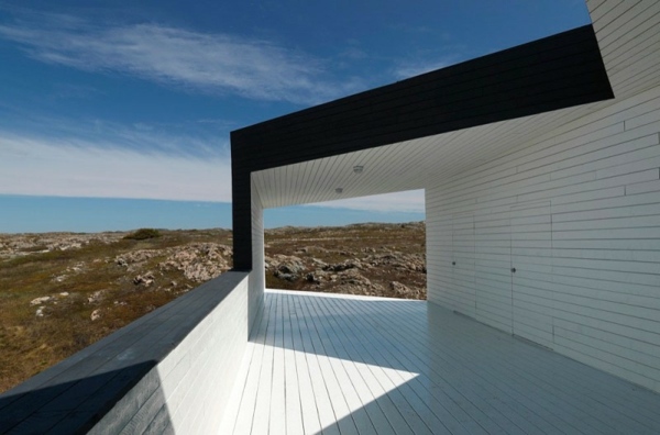 moderná otvorená terasa minimalistická architektúra - biela terasa