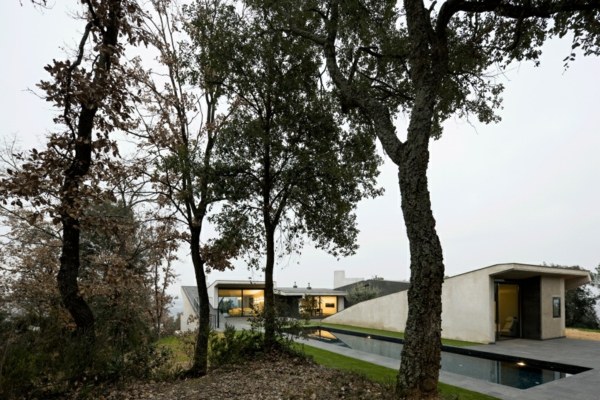 neobvyklá štruktúra moderný betónový dom neobvyklá štruktúra-moderný-betónový dom