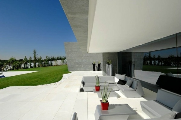 moderný nábytok do záhrady