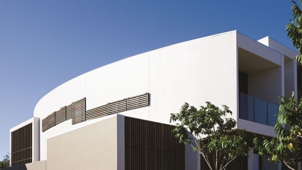 moderný dom elegantný dizajn strechy