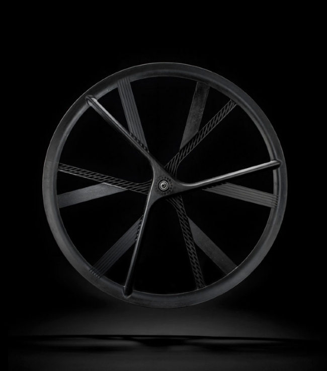 E-bike Design Ding-3000 BASF vyvážač na bicykel plast E-bike dizajn moderný koncept vyvážanie bicykla Ding-3000 BASF bicykel plast