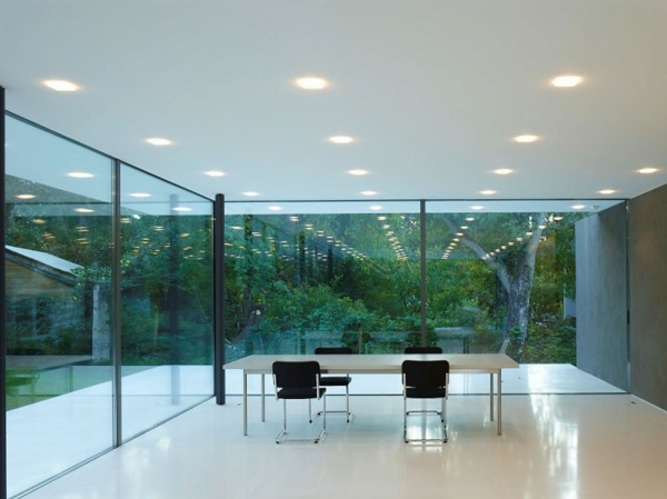 moderná sklenená fasáda jedálne