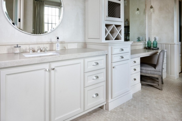 biela kúpeľňa moderná vidiecka kombinácia