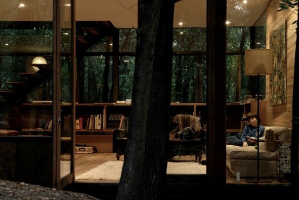 Obývacia časť drevený dom les Obývacia časť-drevený dom-les