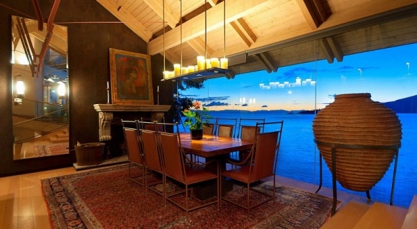 domáca voda s nádhernou jedálňou s panoramatickým výhľadom