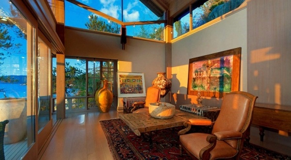 nábrežný dom s nádhernou obývacou izbou s panoramatickým výhľadom