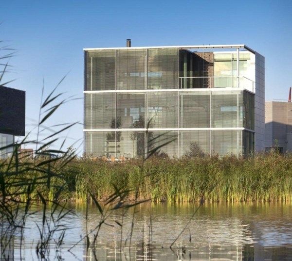 moderný nábrežný domov-Amsterdam moderný dom pri vode