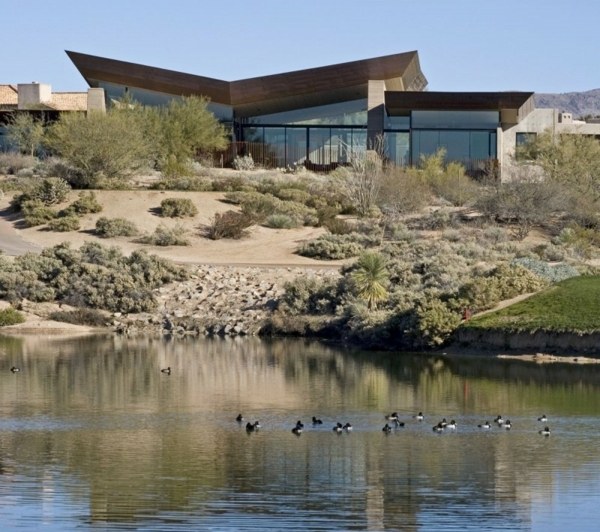 moderný dom pri vode moderný drevený dom pri vode