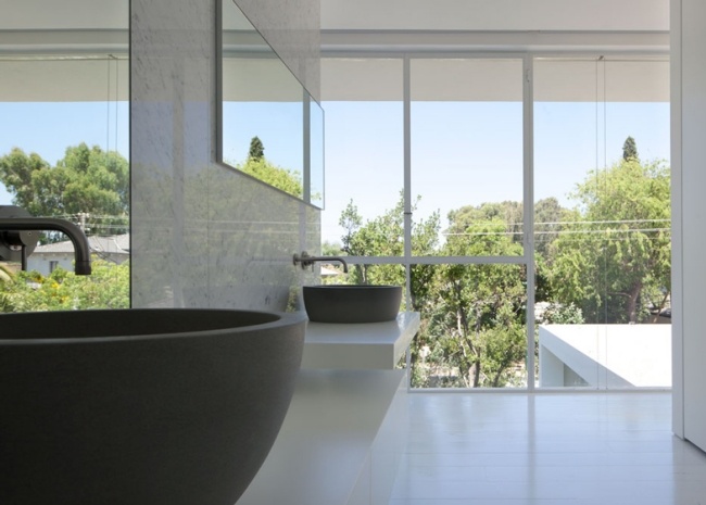 kúpeľňa jednoduchý moderný sklenený dom od pitsou kedem