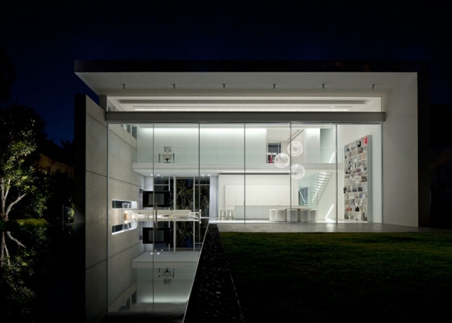 vysoké sklenené dvere moderný sklenený dom od pitsou kedem