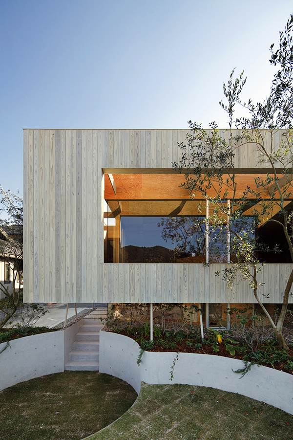 design domu v Japonsku s prepojením na prírodu, šetrný k životnému prostrediu projektovanie domu v Japonsku s prepojením na prírodu ohľaduplné k životnému prostrediu