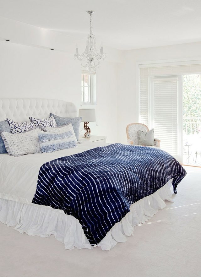 Drevený nábytok do spálne na verande