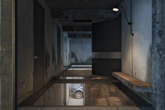 moderný koncept domu garáž suterén presklená podlaha pohľadový betón moderný dom garáž suterén presklená podlaha pohľadový betón