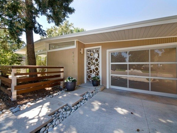 Nápad na dizajn vidieckeho domu so sklenenou fasádou Nápad na dizajn vidieckeho domu