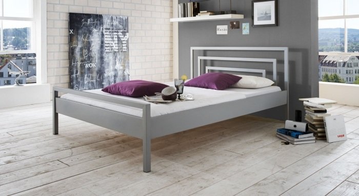 kovová posteľ-izba pre mládež-petraro-strieborná-štruktúra-pútavá hlava postele